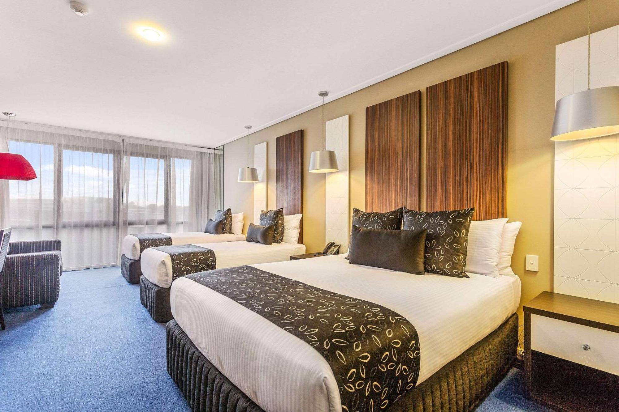 Quality Hotel Taylors Lakes Kültér fotó